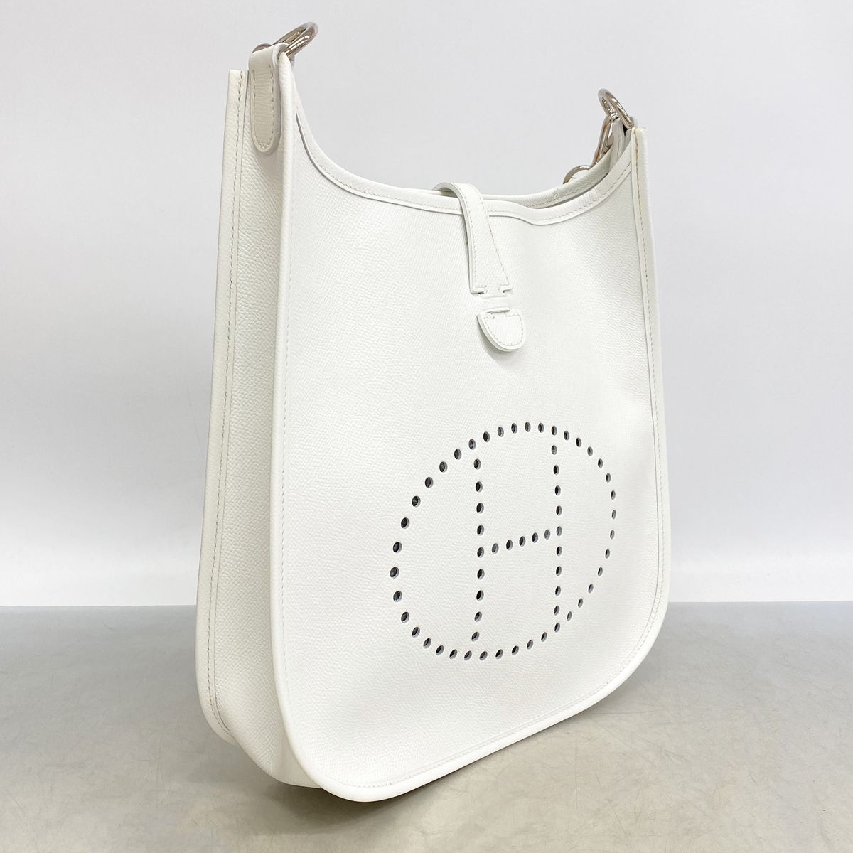 Hermes Shoulder Bag Evelyne 1 PM Veau Epsom White Silver — view 2