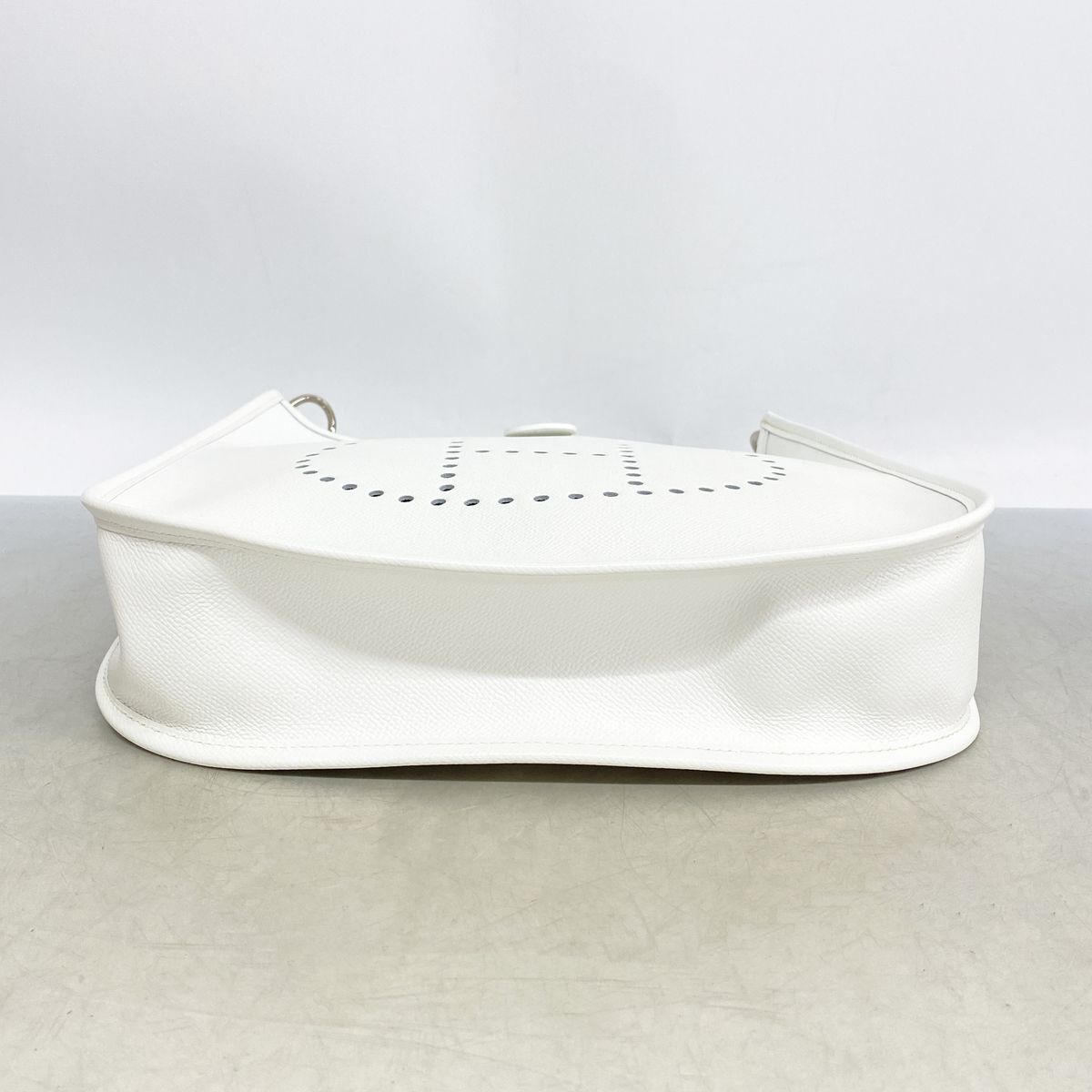 Hermes Shoulder Bag Evelyne 1 PM Veau Epsom White Silver — view 3