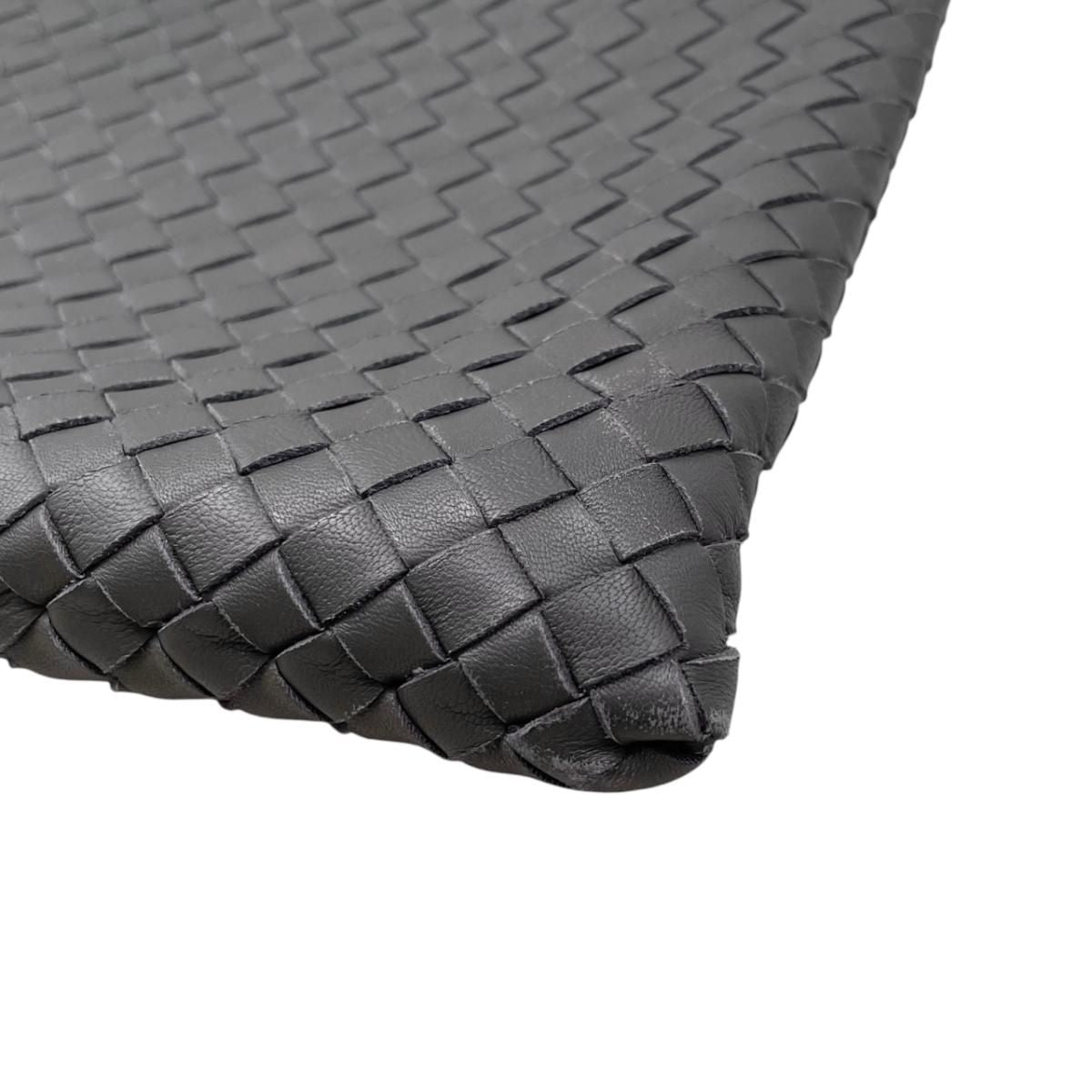 Bottega Veneta Clutch Intrecht Leather Gray Silver — view 4