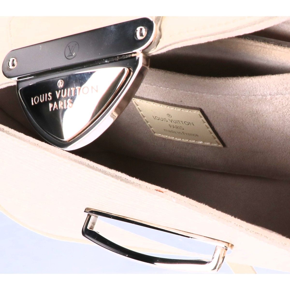 Louis Vuitton Epi Pochette Montaigne 2-Way Handbag — view 7