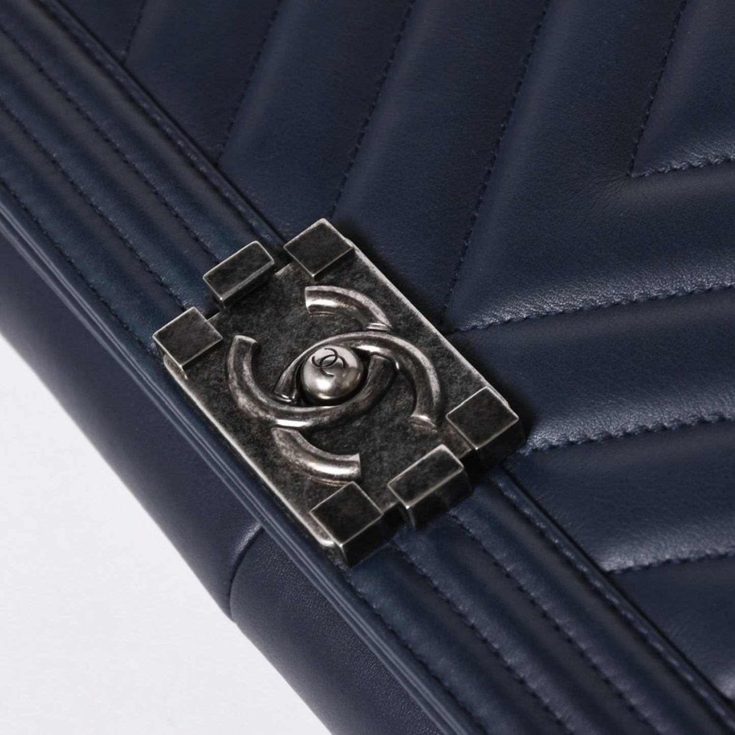 Chanel Boy Chain Shoulder Bag V-shaped Stitch Chevron CC Logo Lambskin 2-Way — view 8