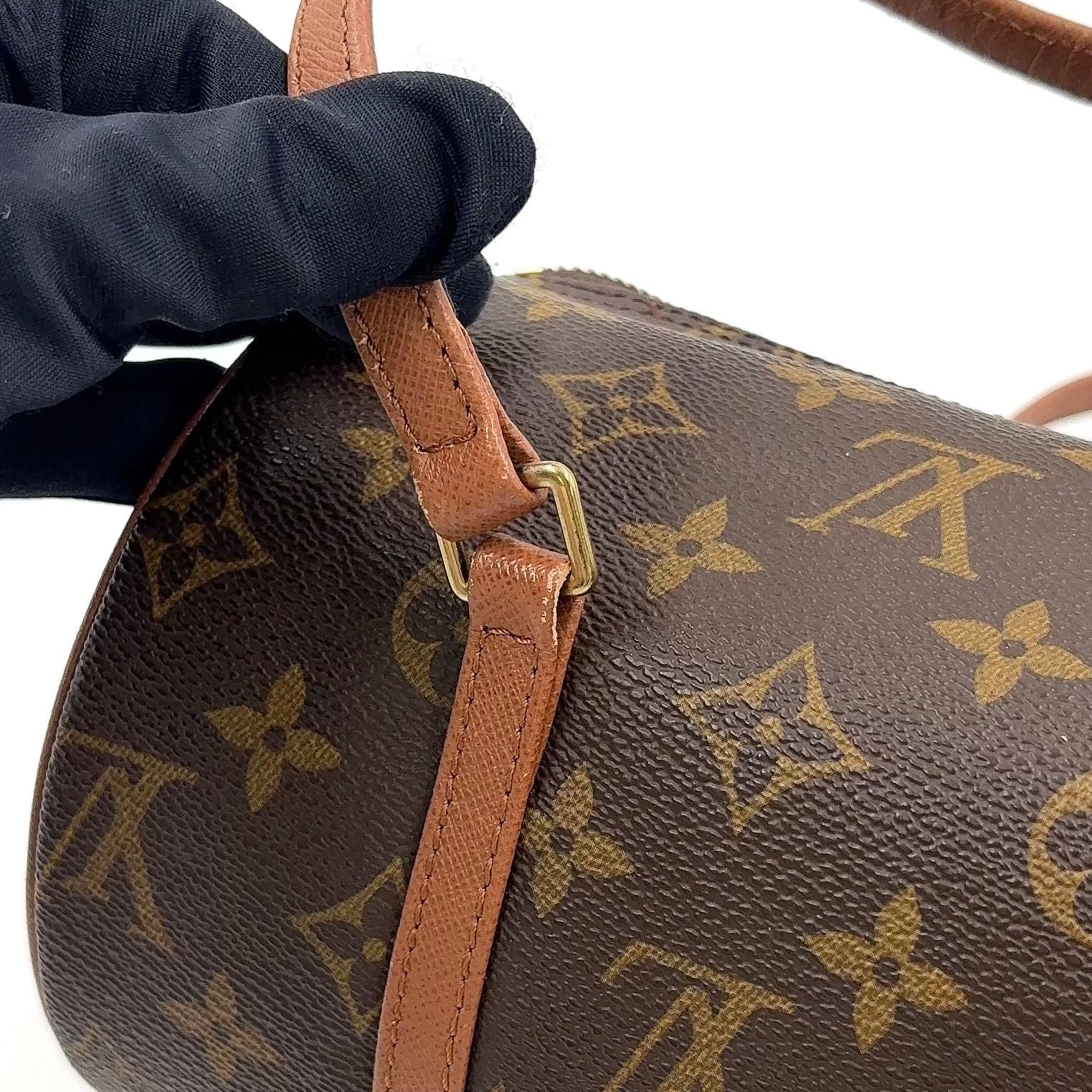 Louis Vuitton Papillon 26 Monogram Vintage Handbag — view 7