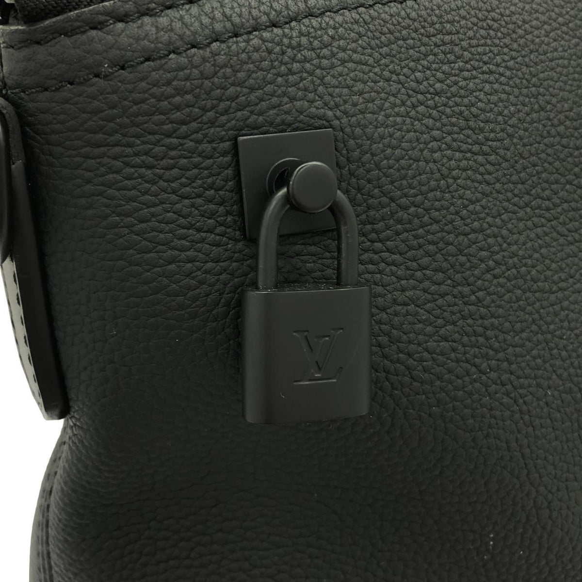 Louis Vuitton LV Aerogram Lockit Bag — view 5