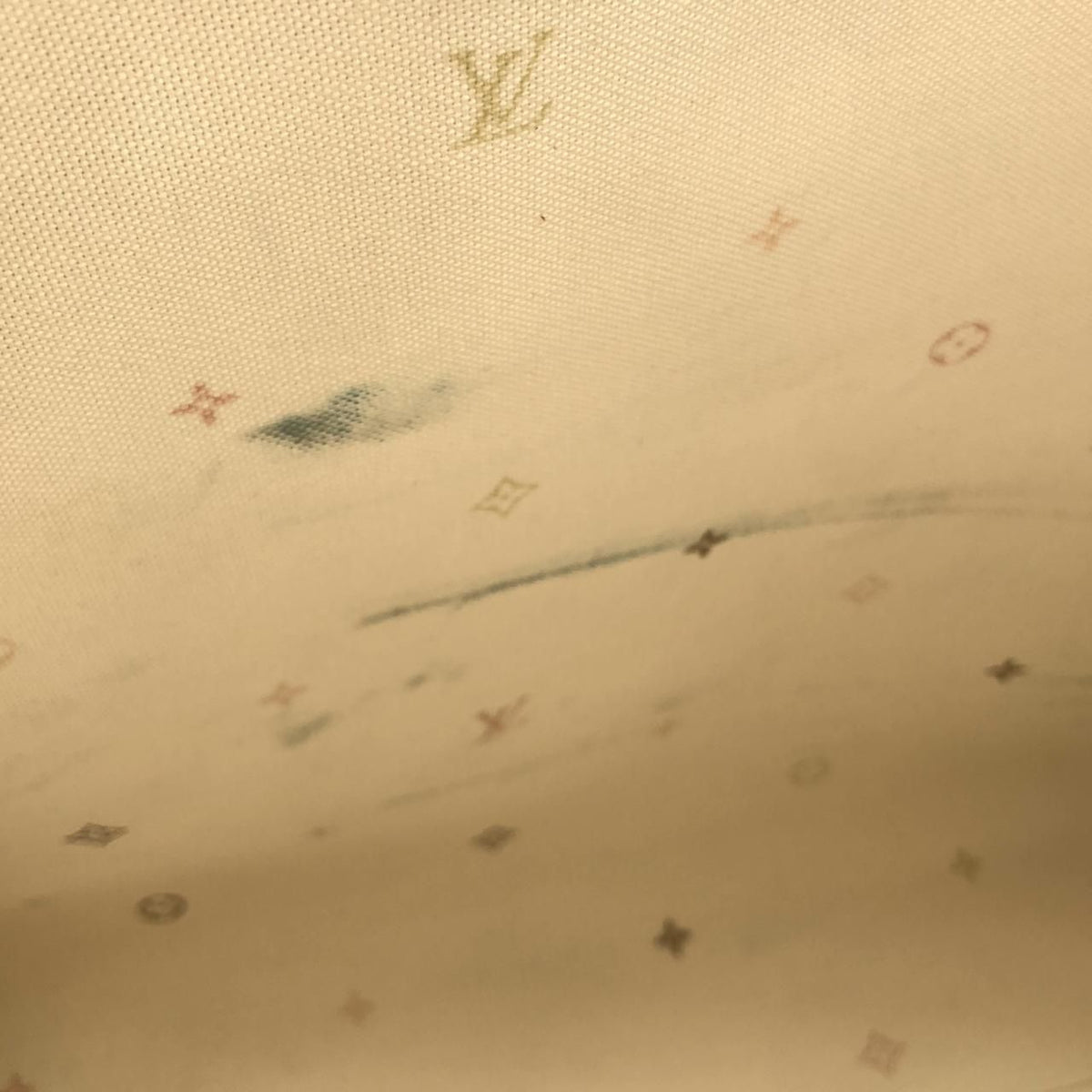 Louis Vuitton Monogram On The Go MM Bag — view 7