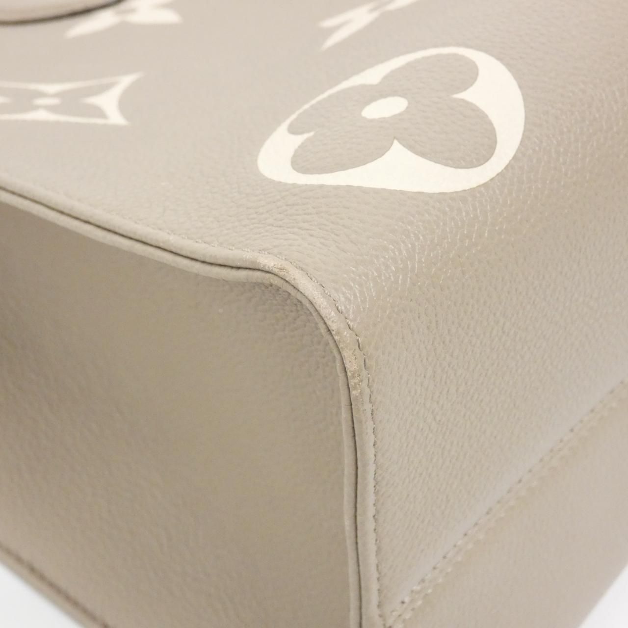 Louis Vuitton Bicolor Monogram Empreinte On The Go MM Bag — view 2