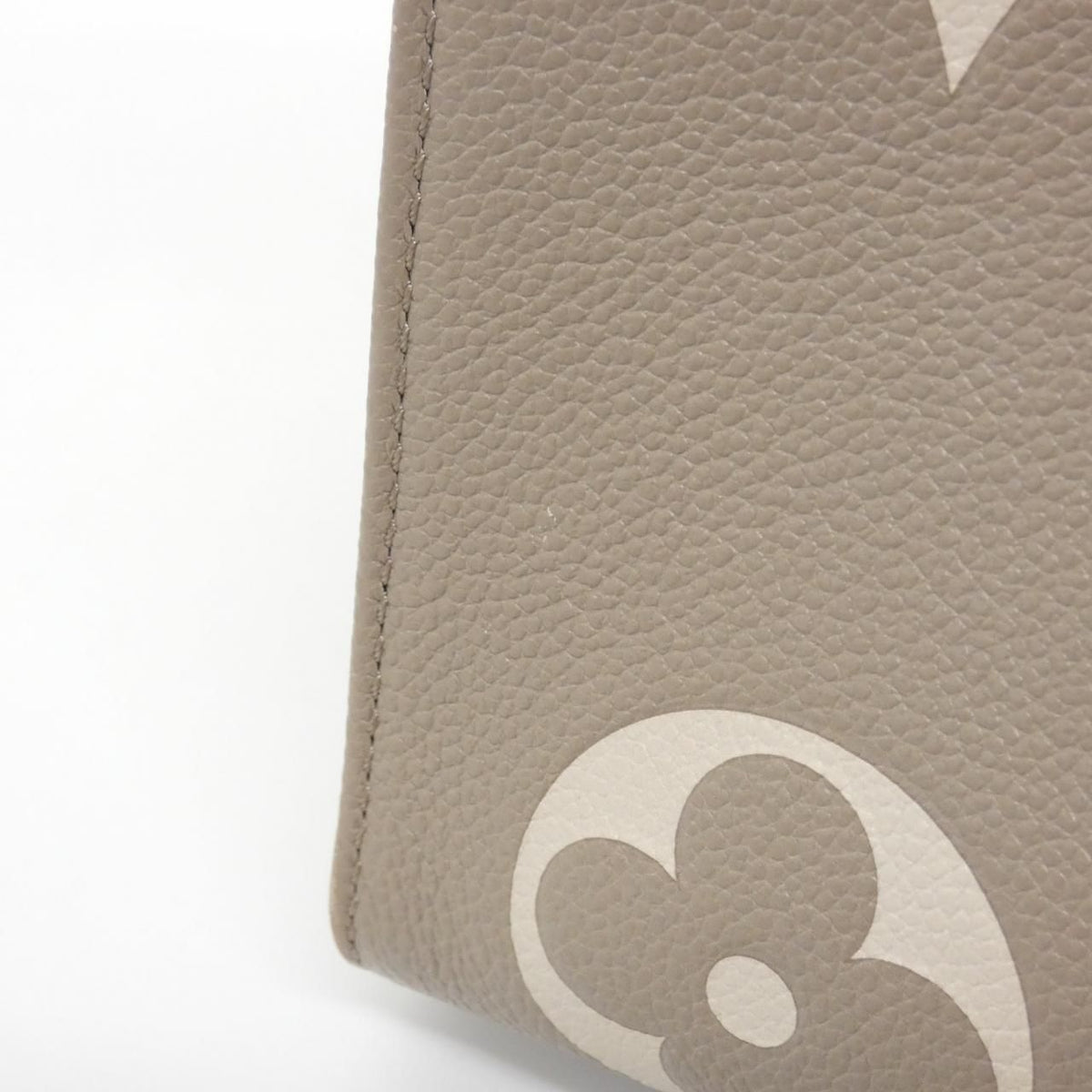 Louis Vuitton Bicolor Monogram Empreinte On The Go MM Bag — view 3