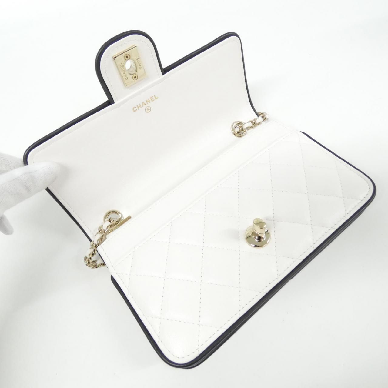 Chanel Chain Wallet Shoulder Bag — view 7