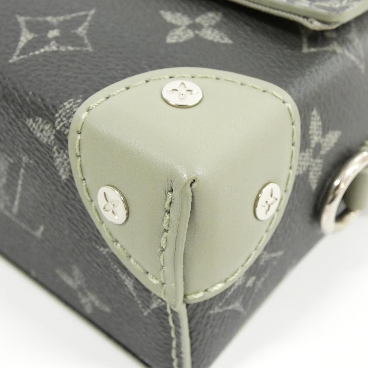 Louis Vuitton Monogram Gradient Steamer Wearable Wallet M Shoulder Bag — view 3