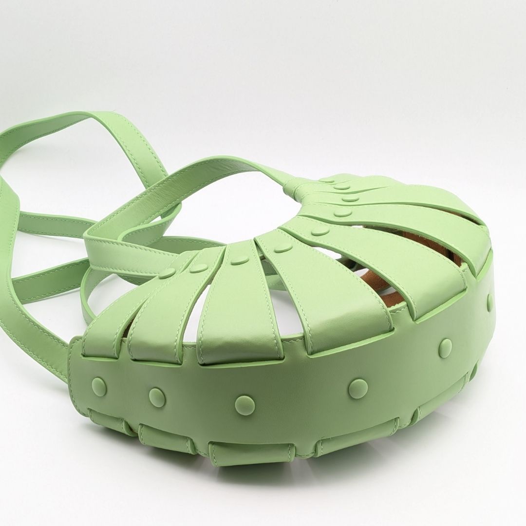Bottega Veneta the Shell Light Green Leather 2-Way Handle Shoulder Bag — view 4
