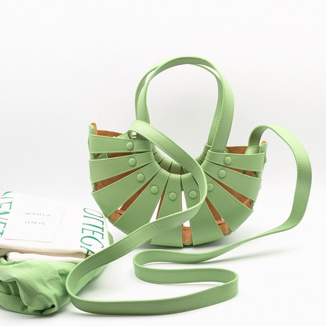 Bottega Veneta the Shell Light Green Leather 2-Way Handle Shoulder Bag