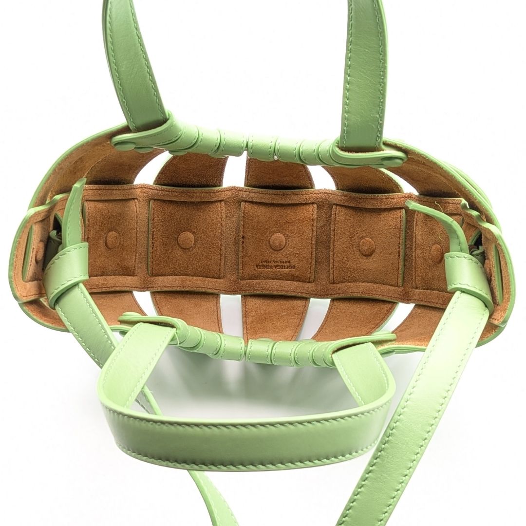 Bottega Veneta the Shell Light Green Leather 2-Way Handle Shoulder Bag — view 5