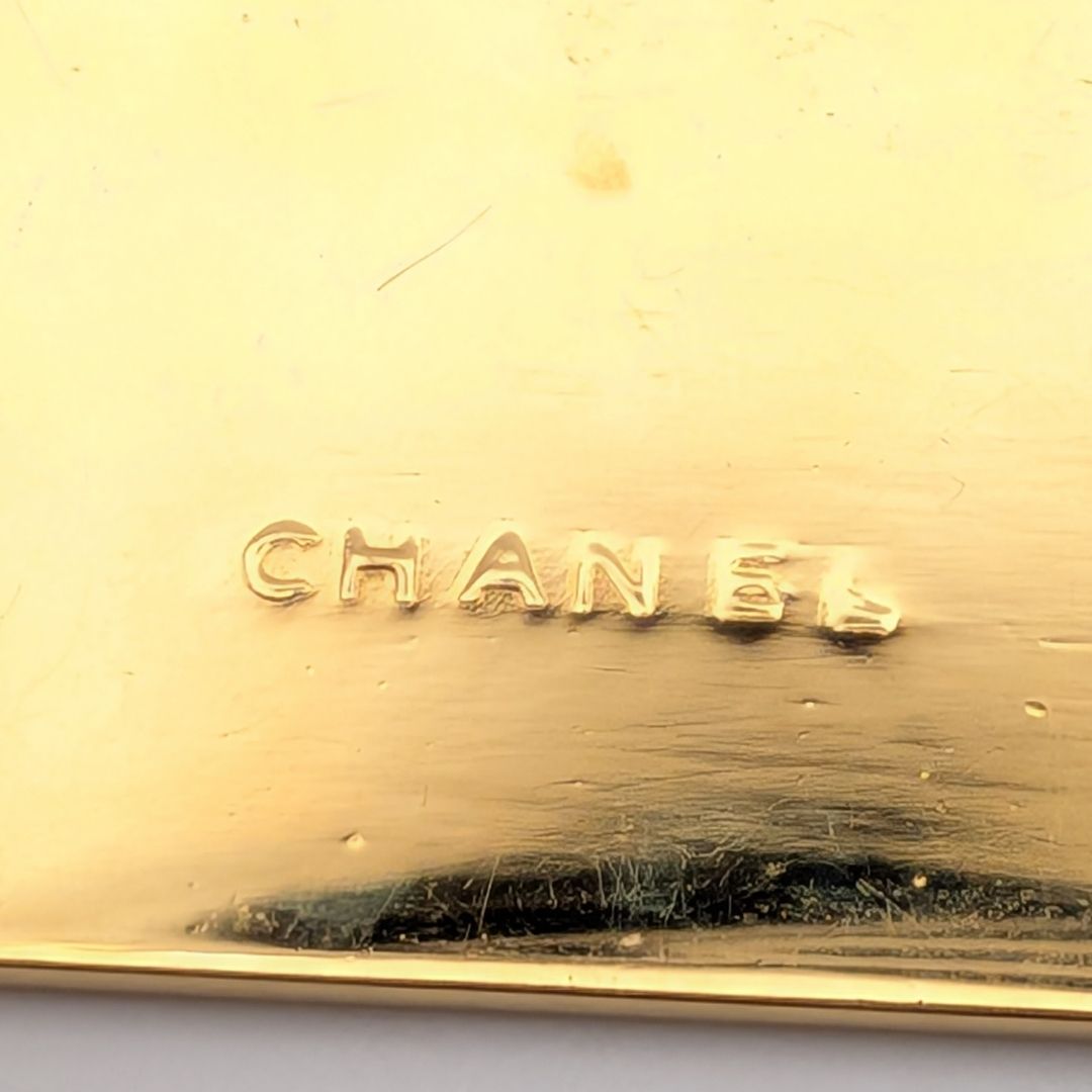 Chanel Brooch CC Logo Plate Gold First Era Vintage — view 7