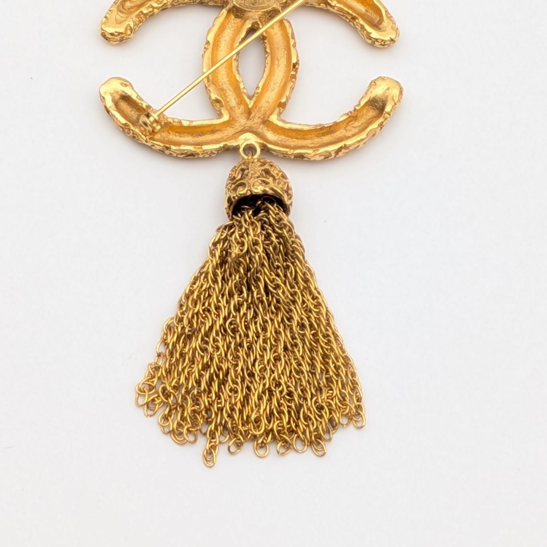 Chanel Brooch CC Logo Lava Gold Fringe Vintage — view 5