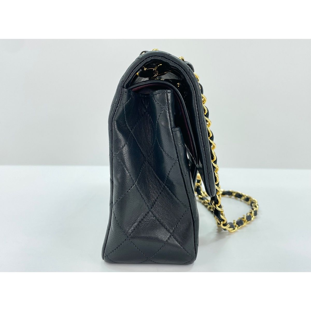 Chanel Shoulder Bag Quilted — view 5