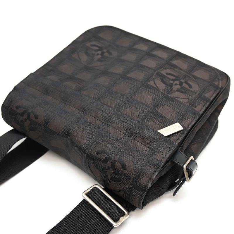 Chanel Shoulder Bag Brown — view 4