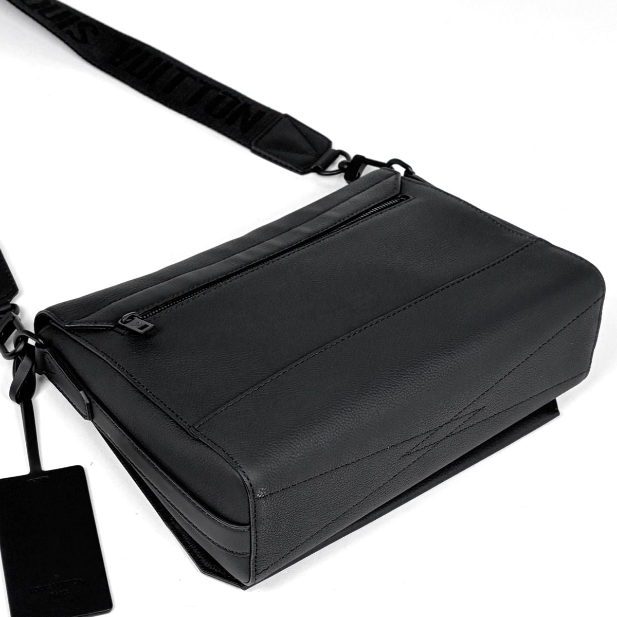 Louis Vuitton Takeoff Messenger LV Aerogram Shoulder Bag Leather Noir — view 2