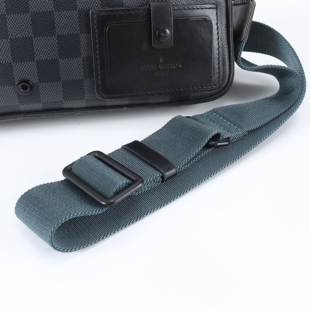 Louis Vuitton Damier Graphite Alpha Messenger Shoulder Bag Crossbody Leather — view 2