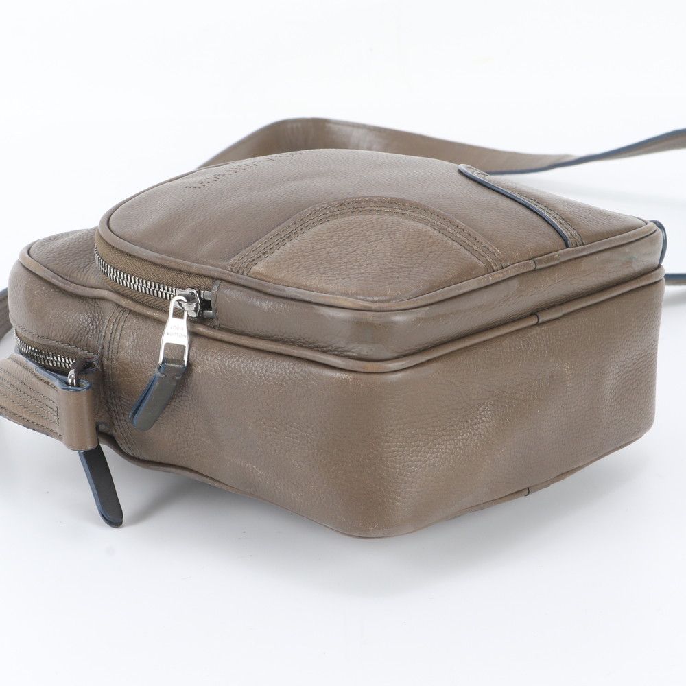 Louis Vuitton Cuir Bequia Trotter M Leather Shoulder Bag Crossbody Messenger — view 5