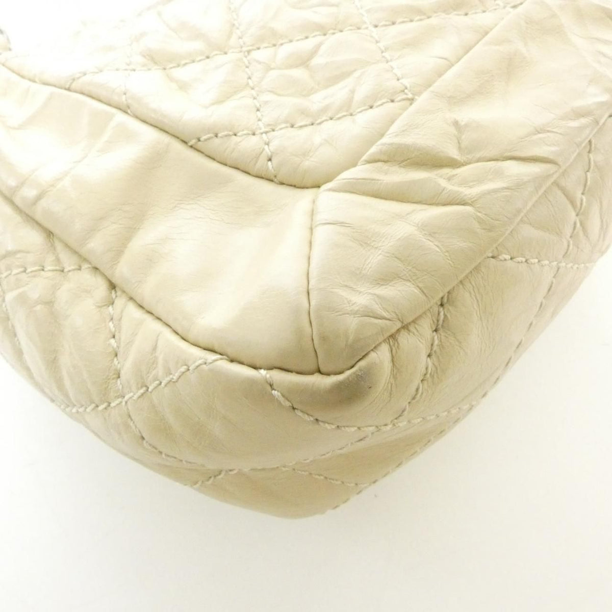 Chanel Shoulder Bag Beige — view 3