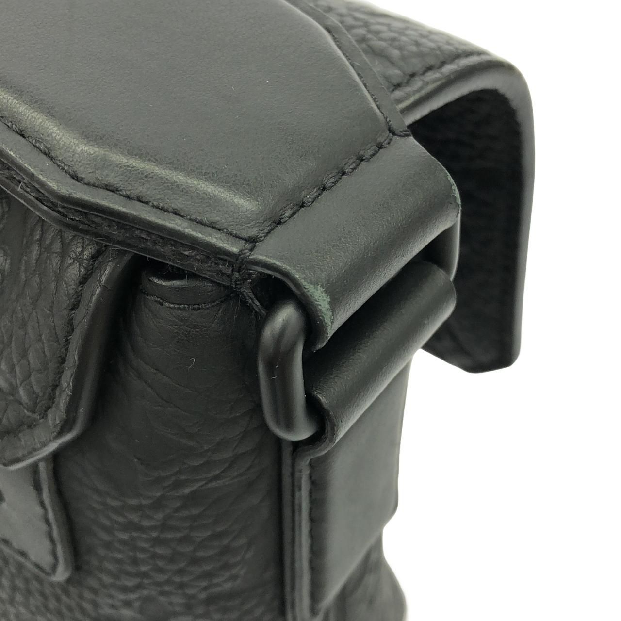 Louis Vuitton Taurillon Monogram S Cape Messenger M Shoulder Bag — view 5