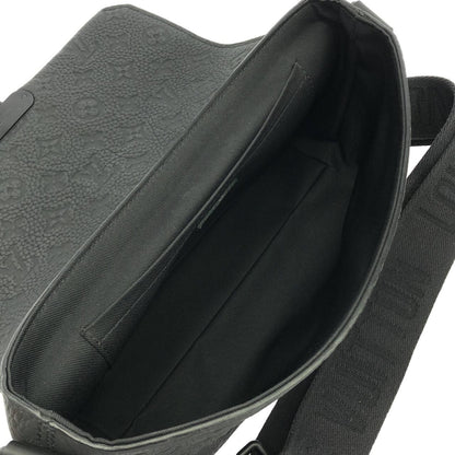 Louis Vuitton Taurillon Monogram S Cape Messenger M Shoulder Bag — view 8