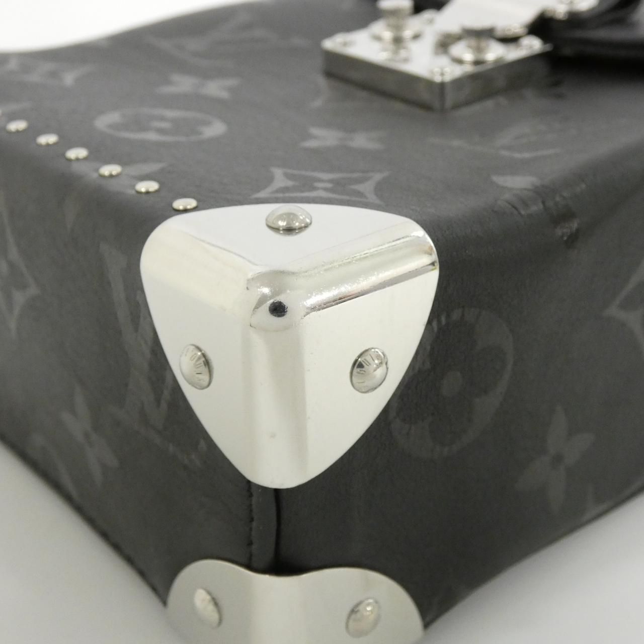 Louis Vuitton Monogram Camera Box Bag — view 3