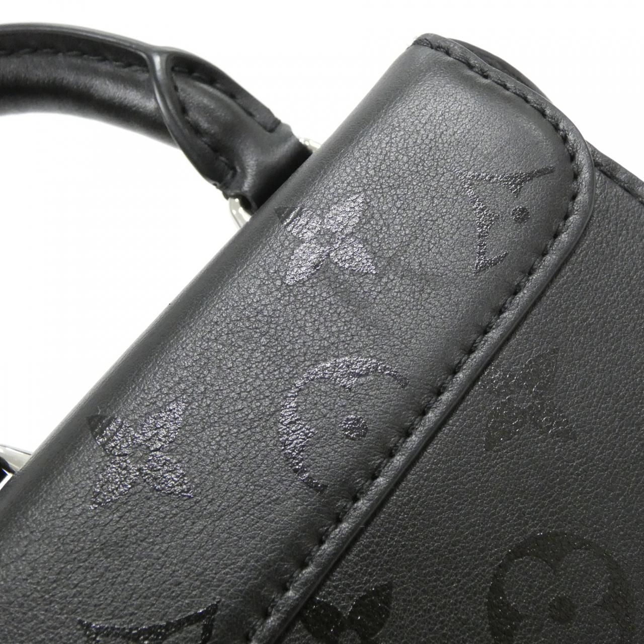 Louis Vuitton Monogram Camera Box Bag — view 7