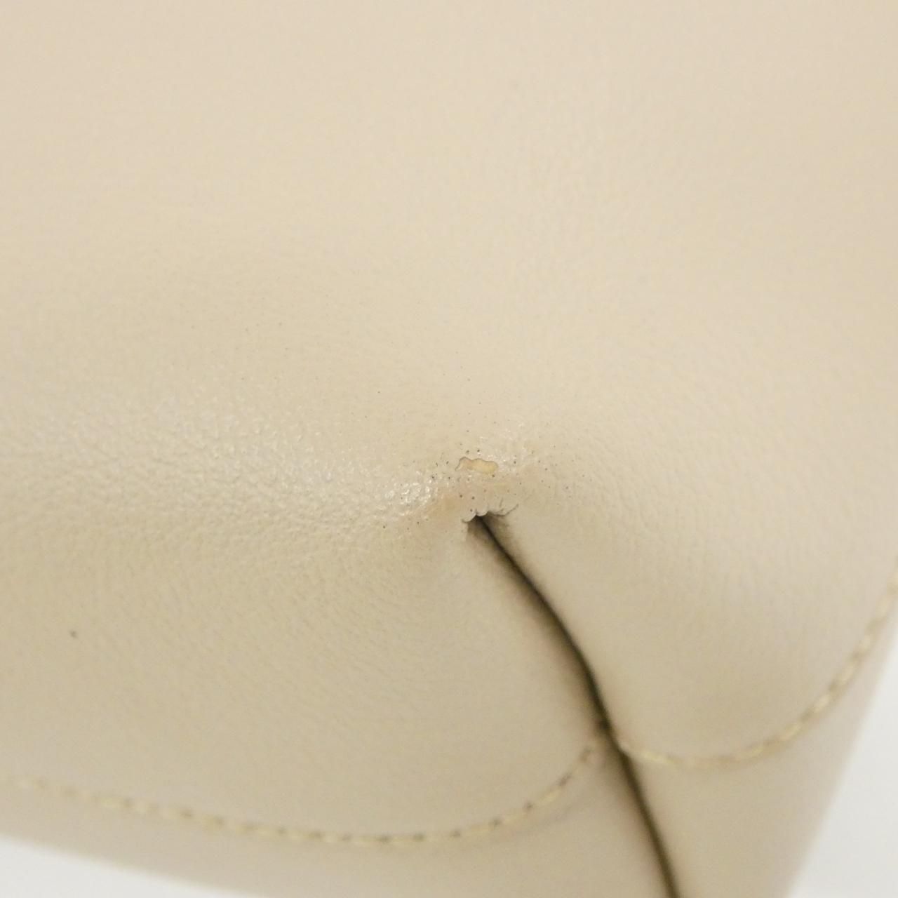 Saint Laurent Toy Shopping Shoulder Bag — view 3