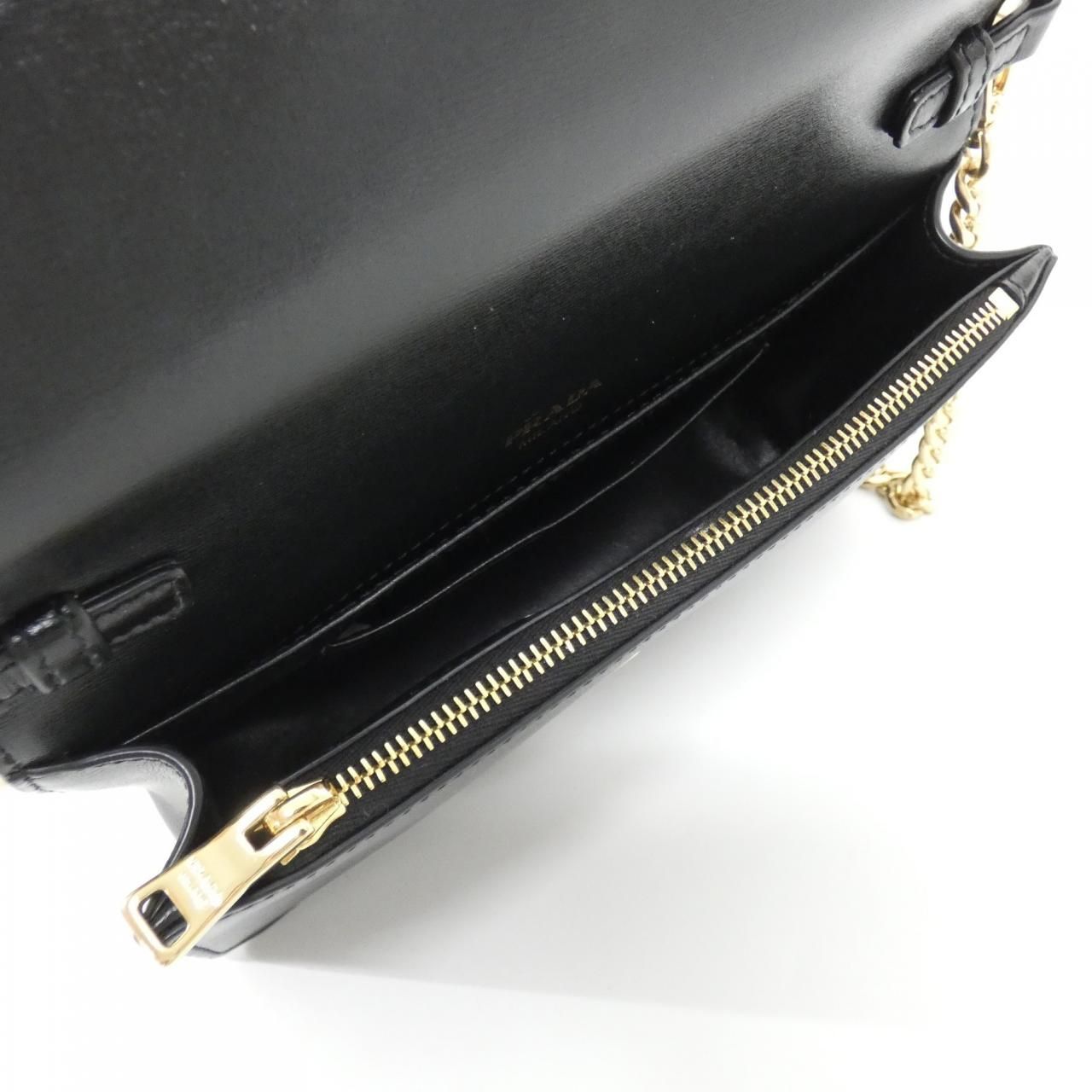 Prada Shoulder Bag Gold — view 7