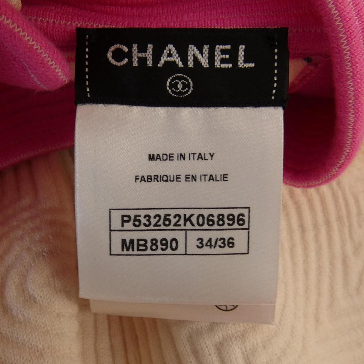 Chanel 16C Cape & Ponchos Beige — view 4