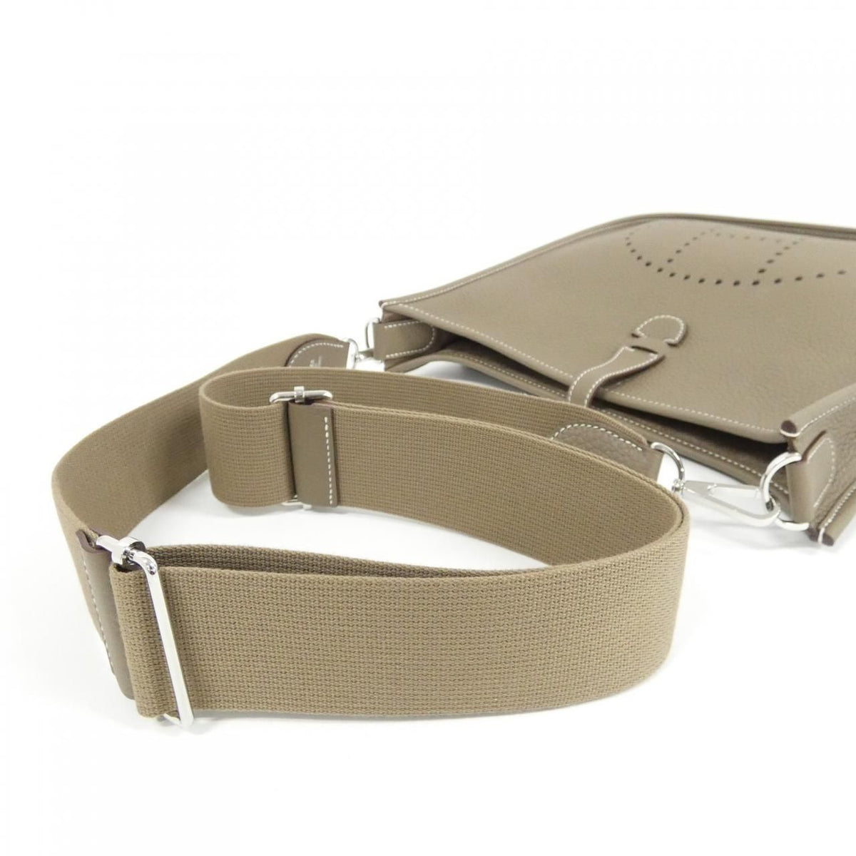 Hermes Evelyne 3 PM Shoulder Bag — view 5