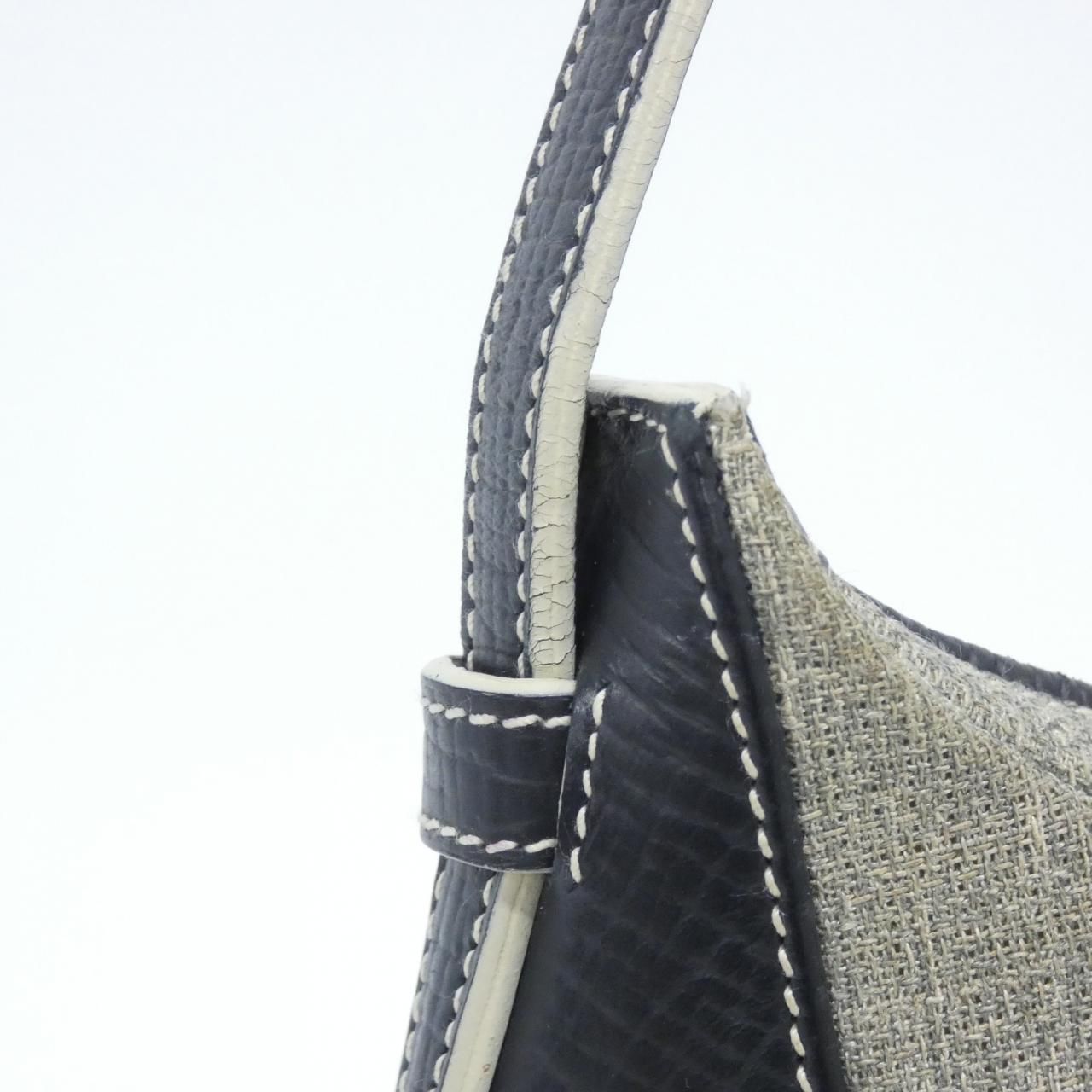Loewe Vintage Shoulder Bag — view 6