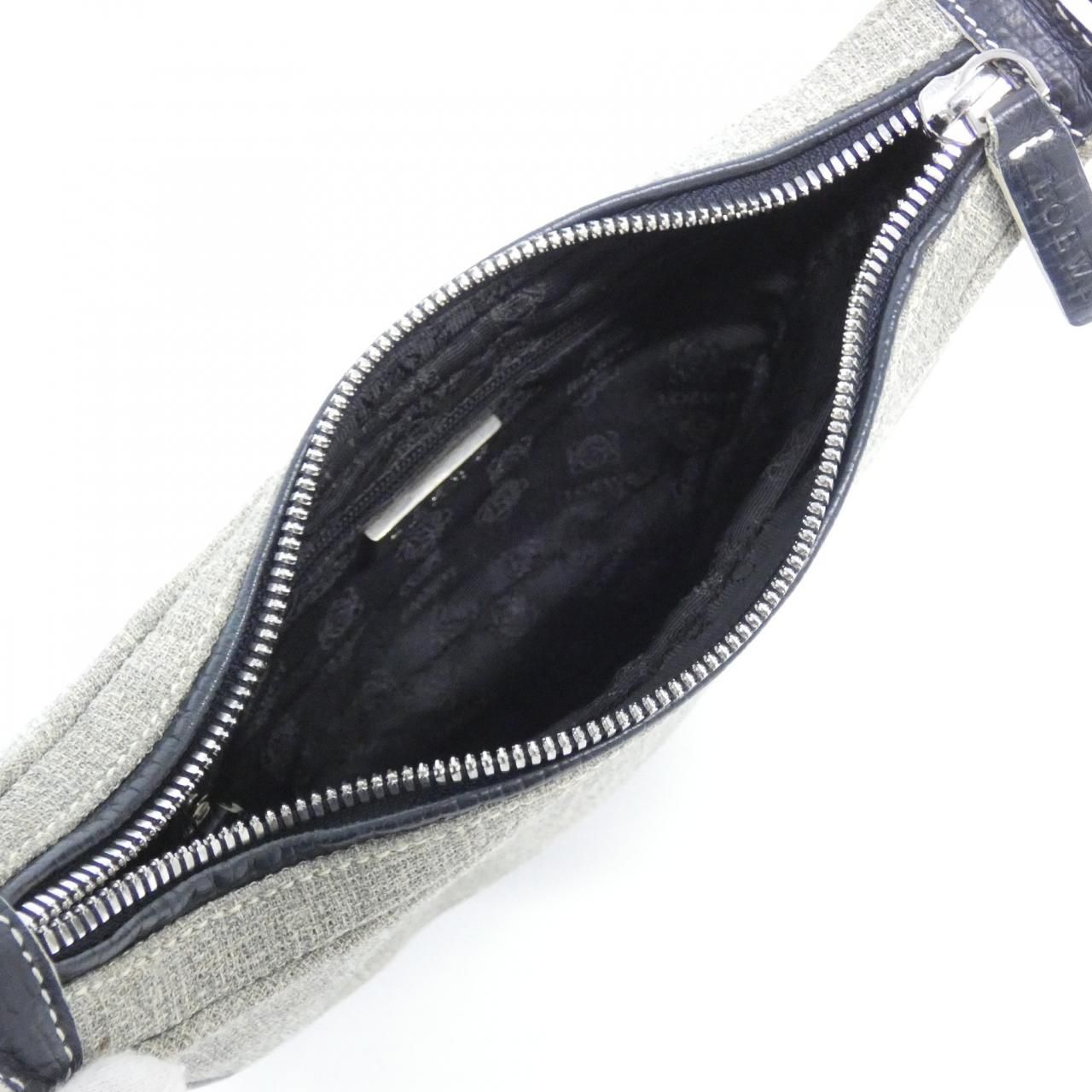 Loewe Vintage Shoulder Bag — view 8