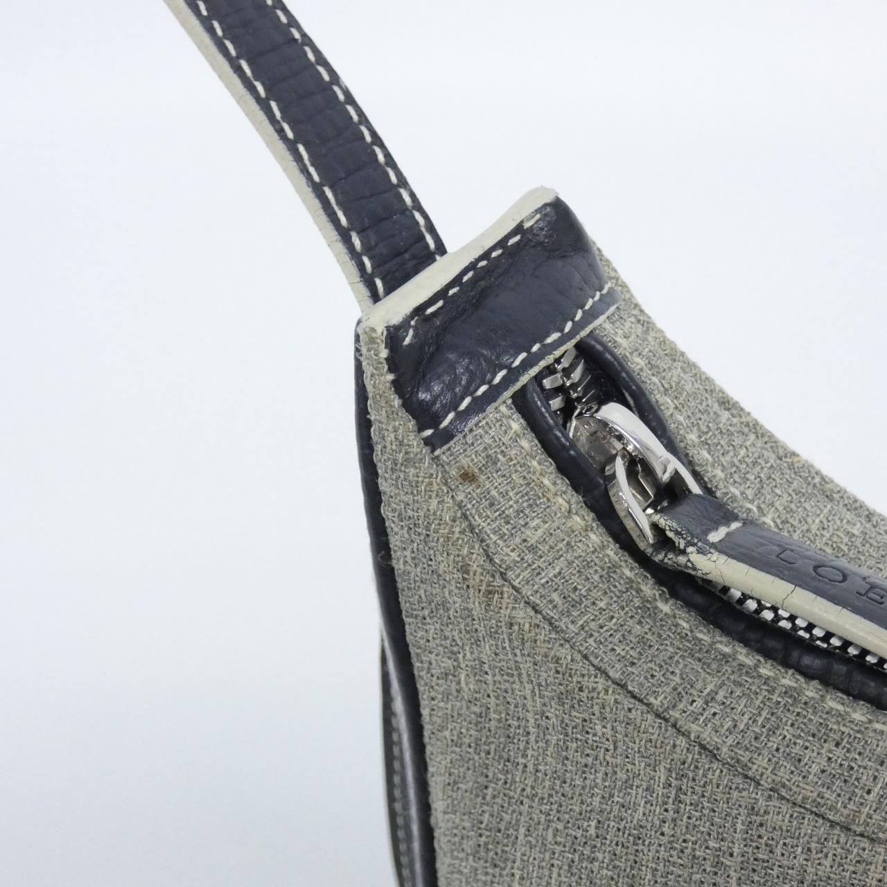 Loewe Vintage Shoulder Bag — view 4