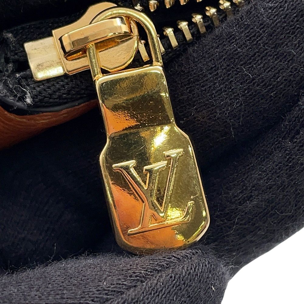 Louis Vuitton Pouch Monogram Empreinte Pochette Trio LV Crafty M Black — view 7