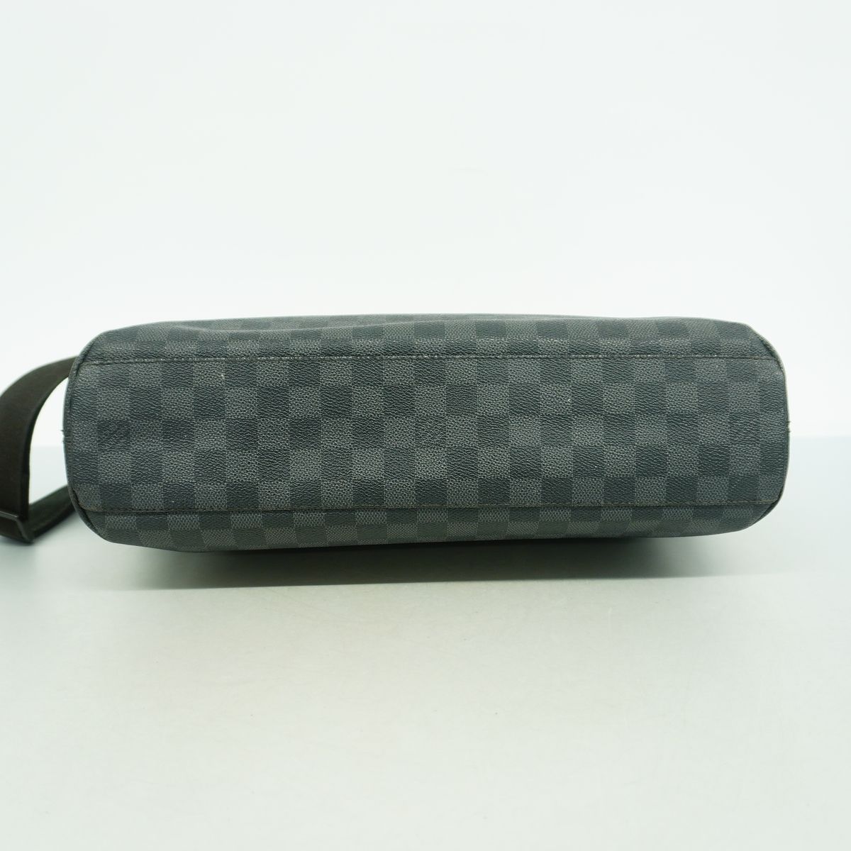 Louis Vuitton Shoulder Bag Damier Graphite Mick GM Black Gray — view 3