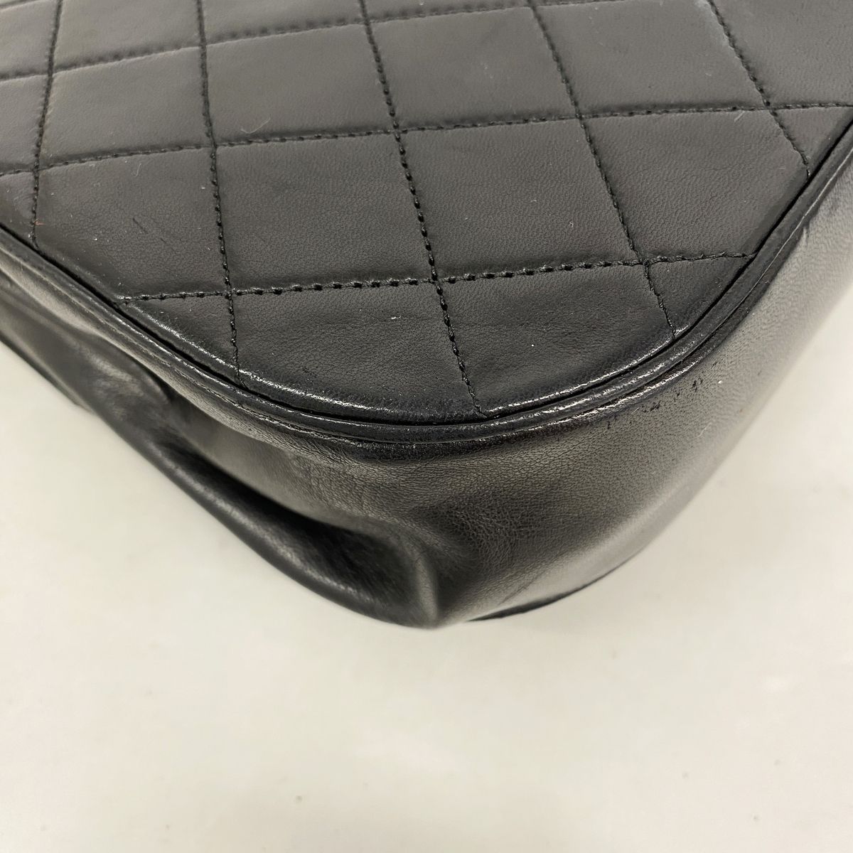 Chanel Shoulder Bag Quilted Lambskin Black Gold — view 8