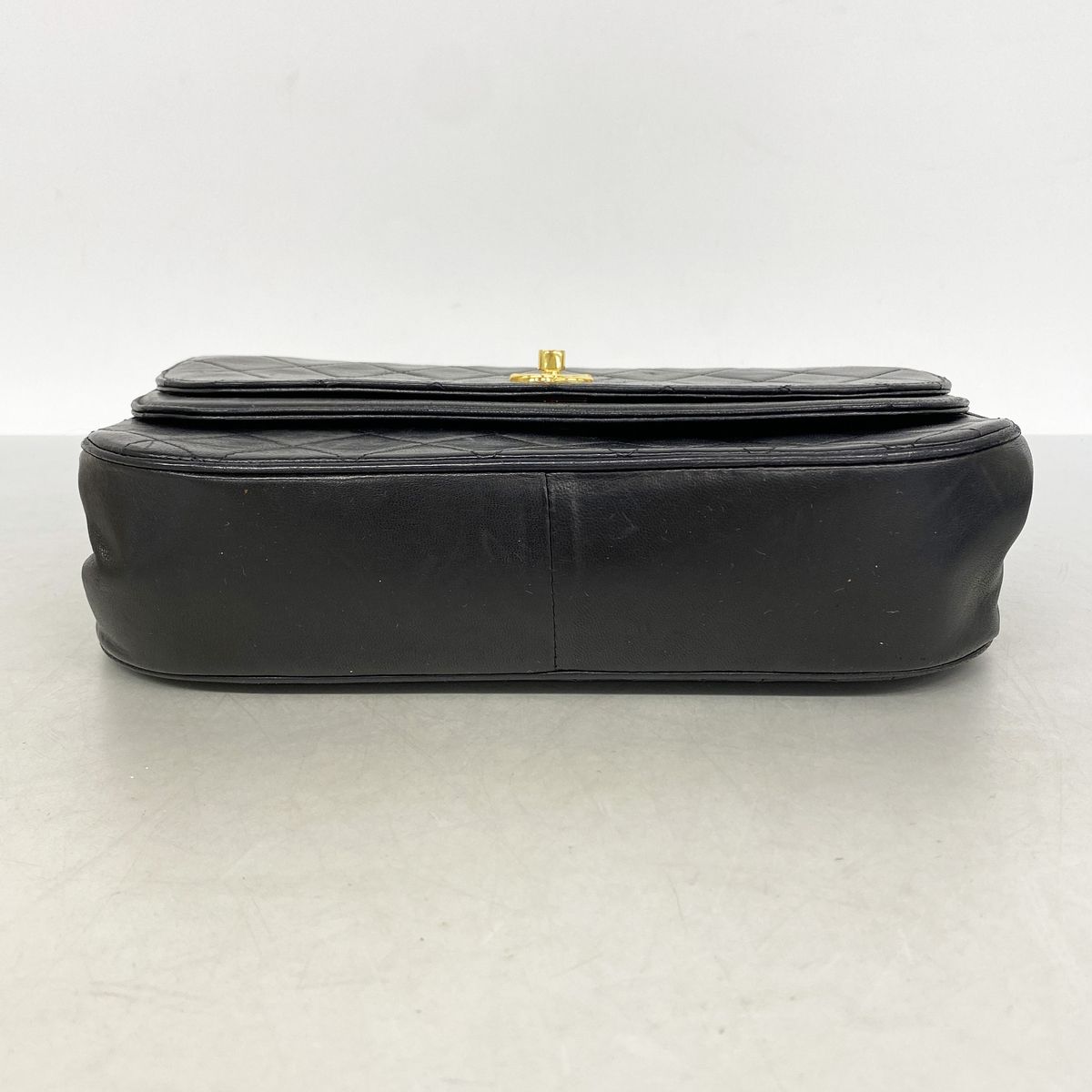 Chanel Shoulder Bag Quilted Lambskin Black Gold — view 3
