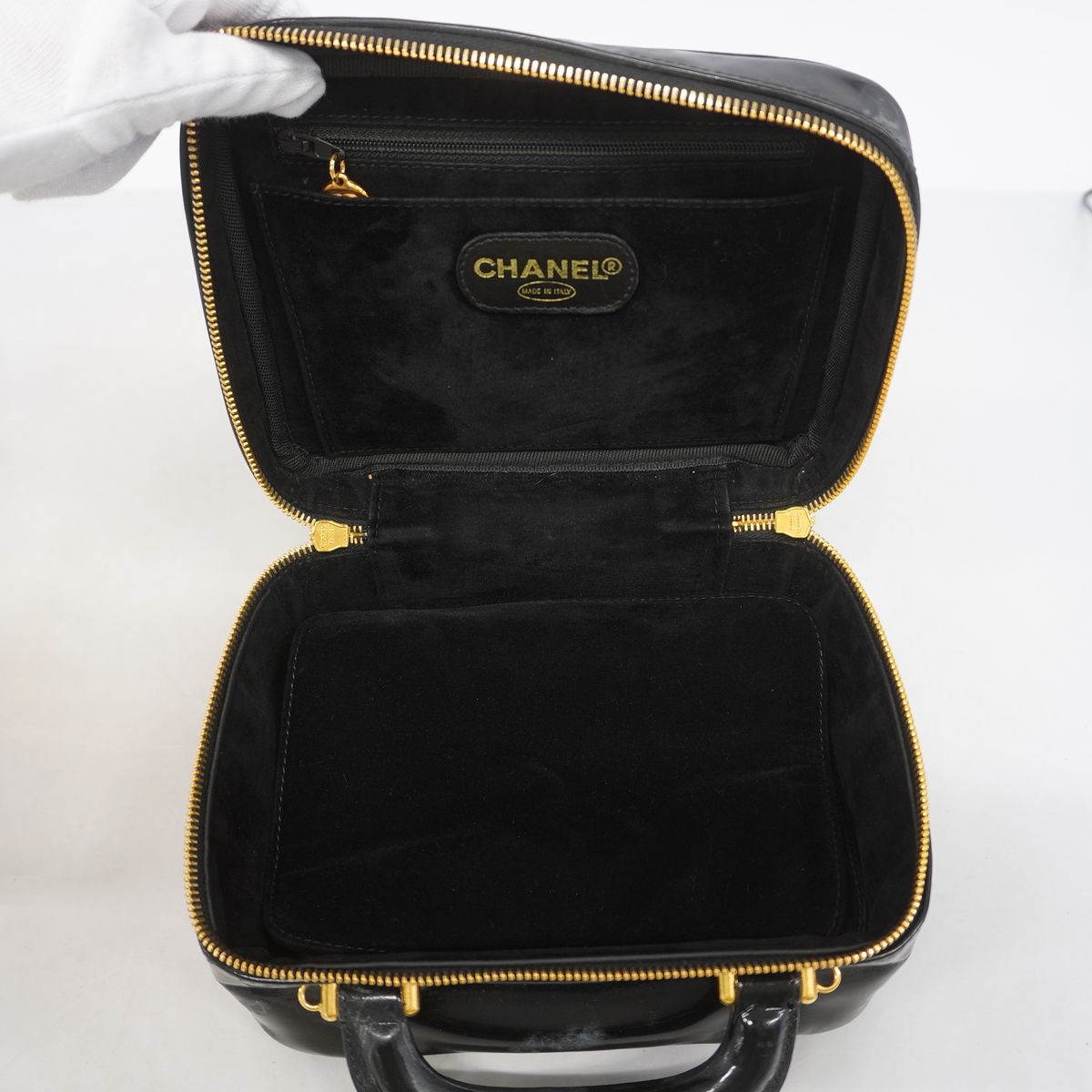 Chanel Vanity Bag Patent Leather Black Gold 2-Way Bag — view 4