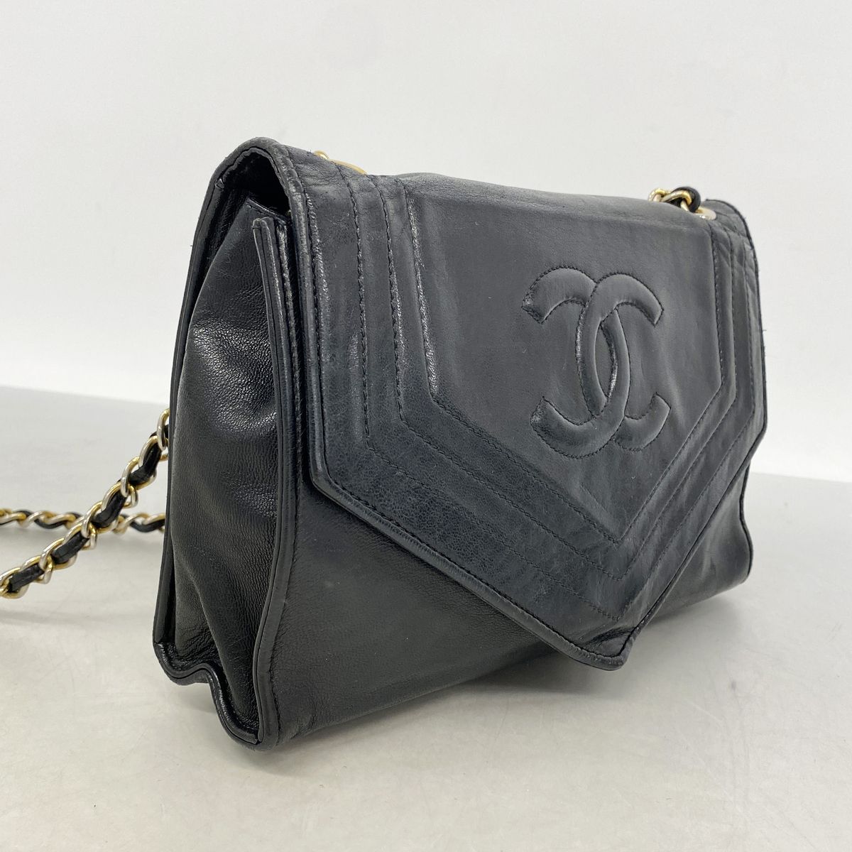 Chanel Shoulder Bag Lambskin Black Gold — view 2