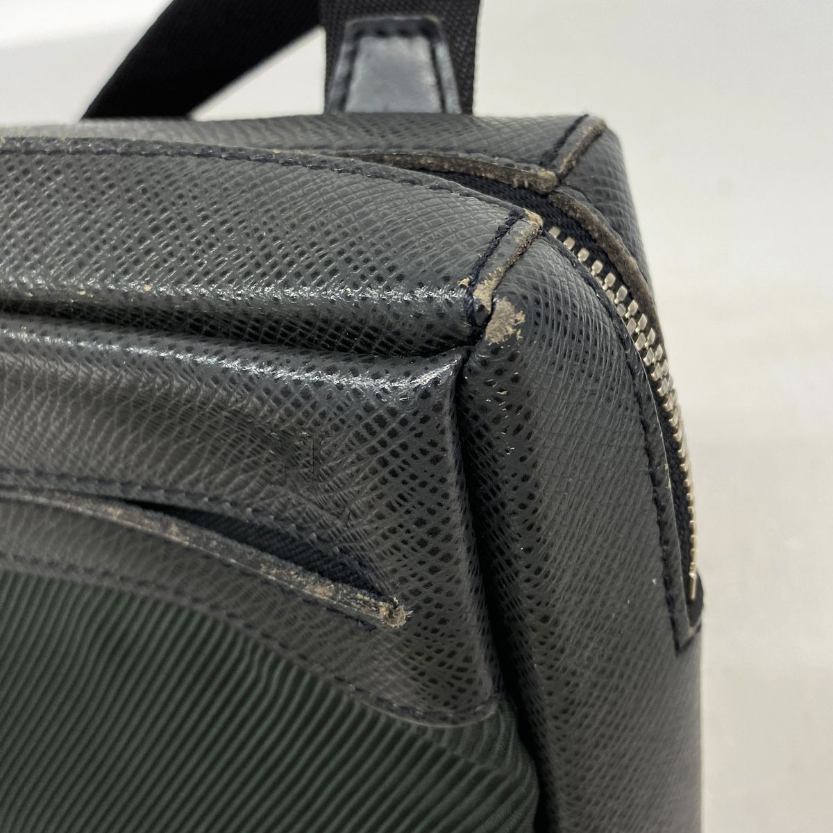 Louis Vuitton Shoulder Bag Taiga Sayan Ardoise — view 7