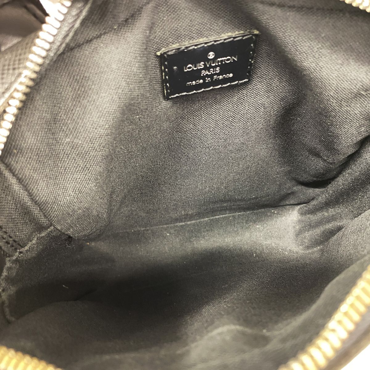 Louis Vuitton Shoulder Bag Taiga Sayan Ardoise — view 4