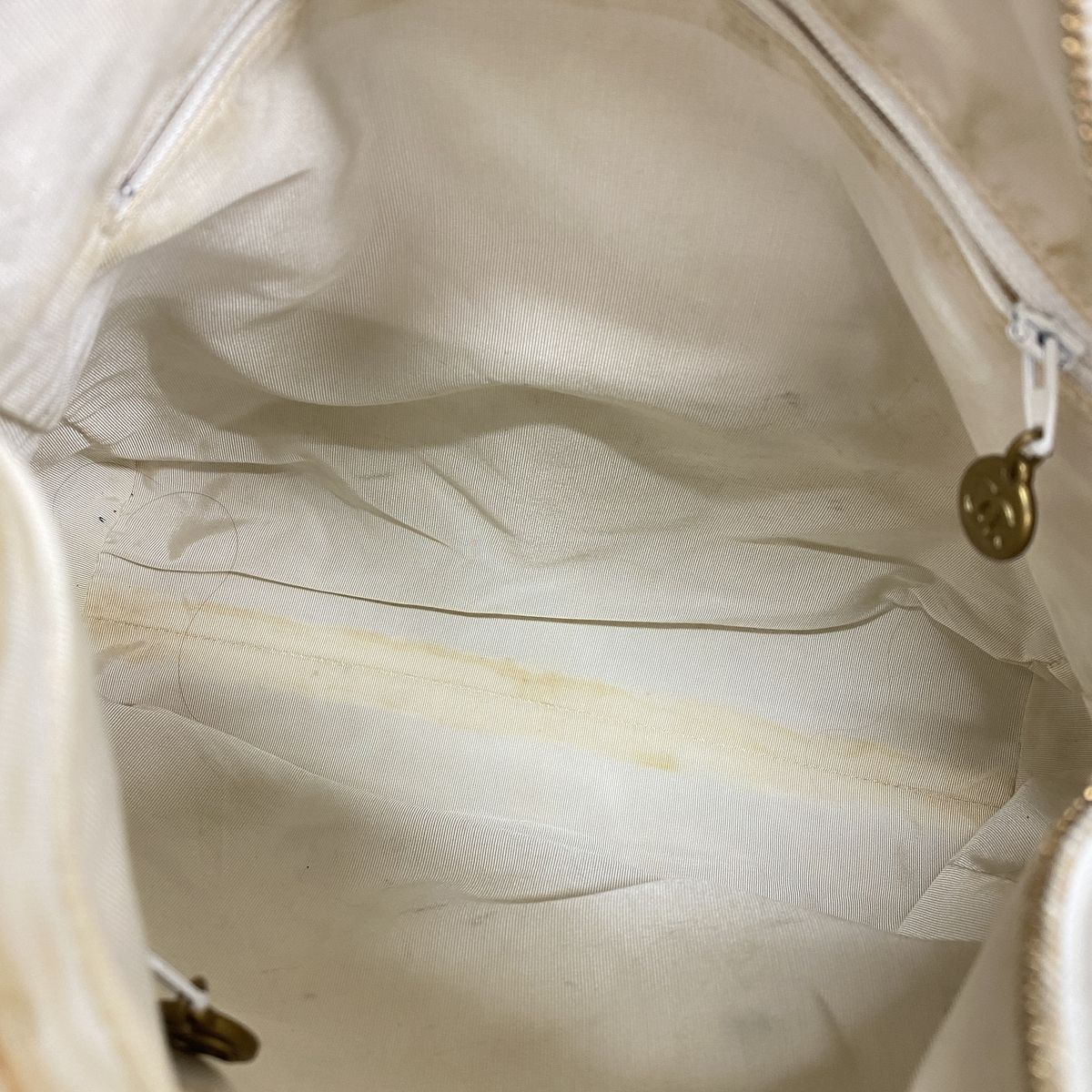 Chanel Shoulder Bag Leather White Gold — view 4