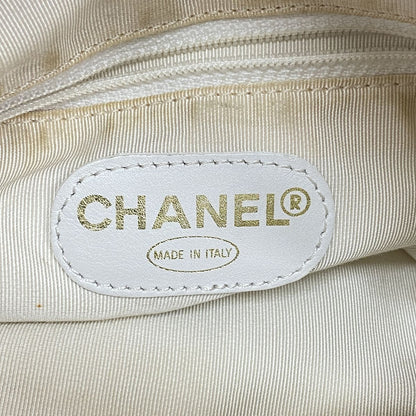 Chanel Shoulder Bag Leather White Gold — view 5