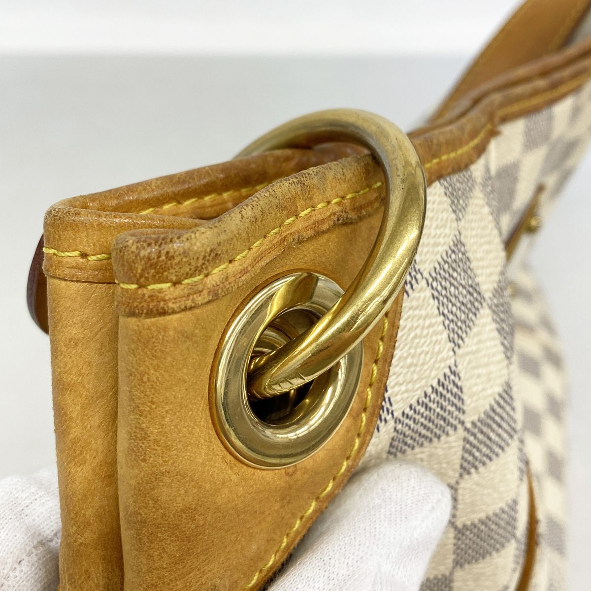 Louis Vuitton Shoulder Bag Damier Azur Galleria PM White — view 7
