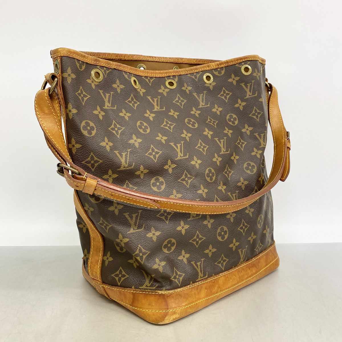 Louis Vuitton Shoulder Bag Monogram Noe Brown — view 2