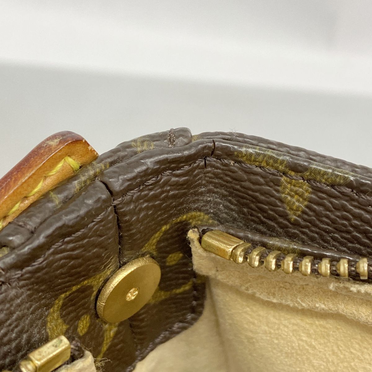 Louis Vuitton Shoulder Bag Monogram Looping MM Brown — view 7