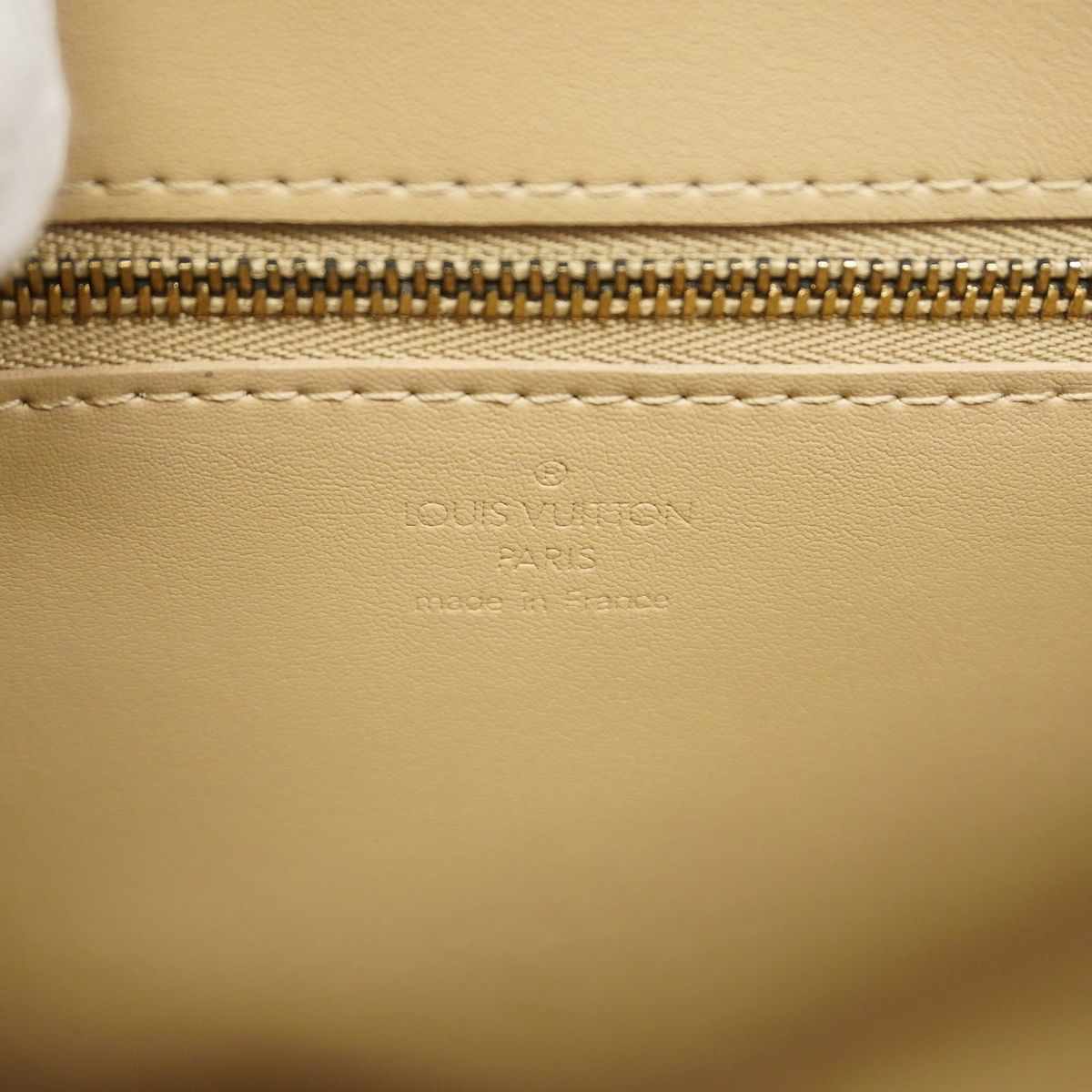 Louis Vuitton Shoulder Bag Vernis Christie GM M Beige — view 5