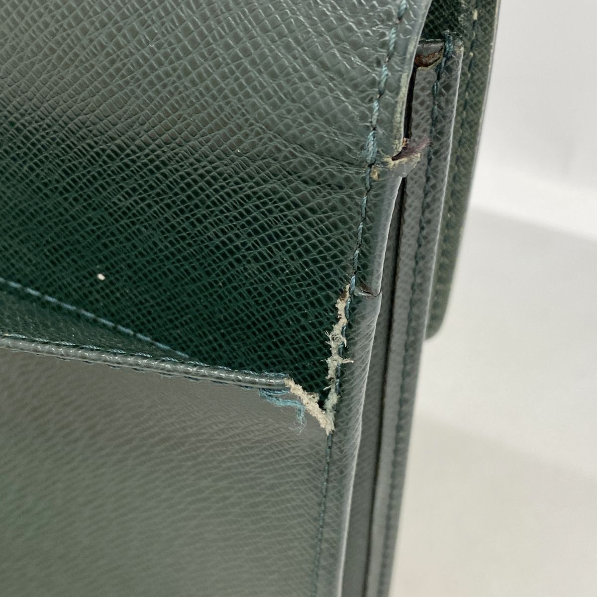 Louis Vuitton Business Bag Taiga Serviette Clad M Epi Seer — view 6