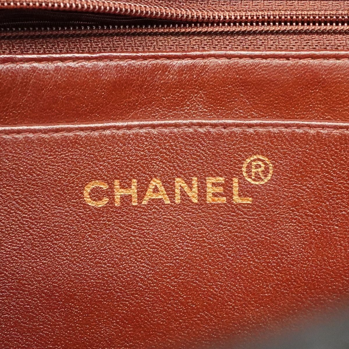 Chanel Shoulder Bag Maxi Quilted Black Gold — view 5